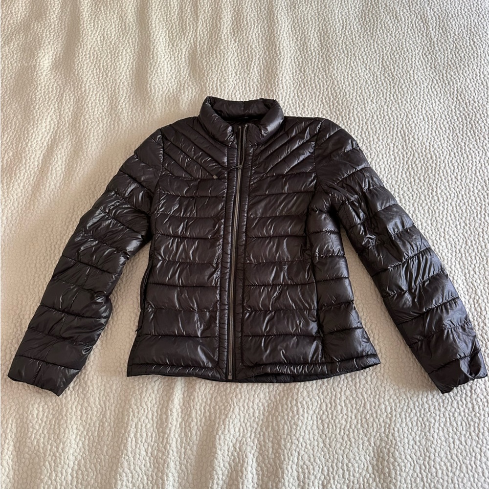 Gap alternative down jacket, black, size small.